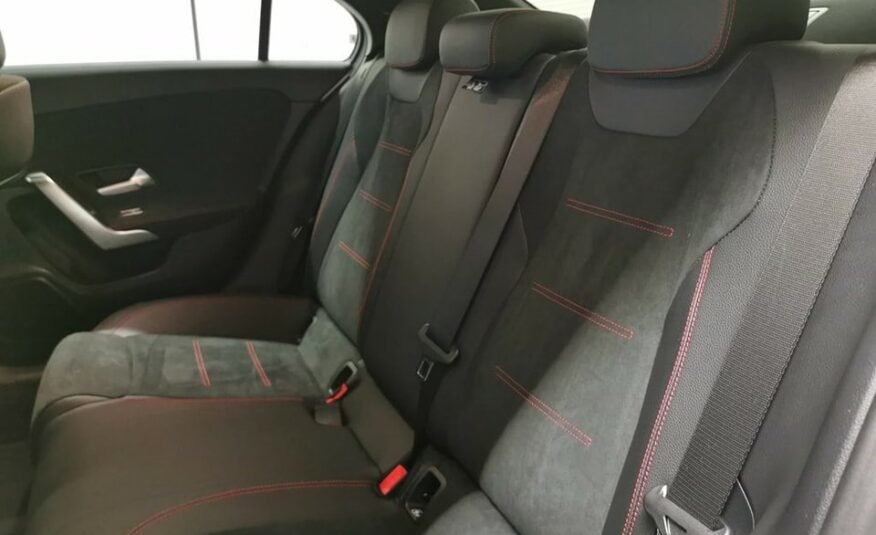 MERCEDES-BENZ A 35 AMG 4Matic Speedshift 19 pouces FULL OPTIONS