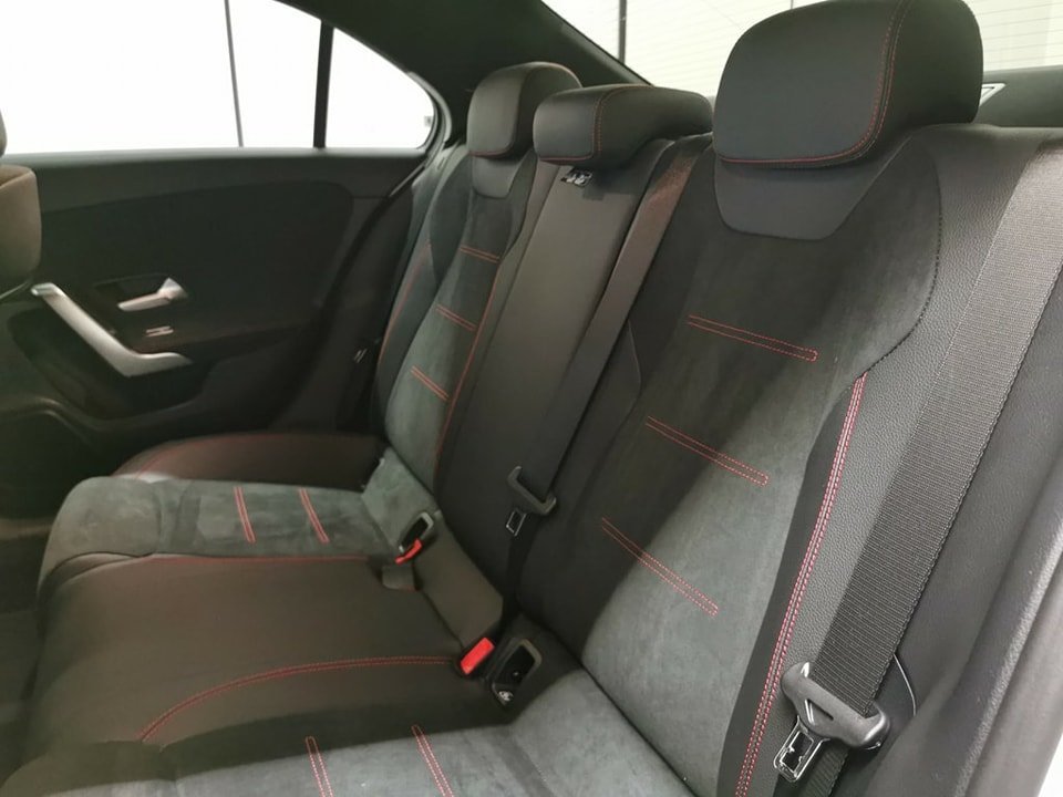 MERCEDES-BENZ A 35 AMG 4Matic Speedshift 19 pouces FULL OPTIONS