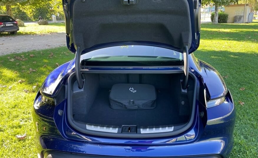 PORSCHE TAYCAN 4S