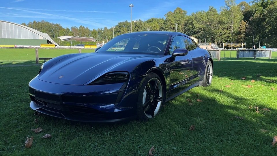 PORSCHE TAYCAN 4S