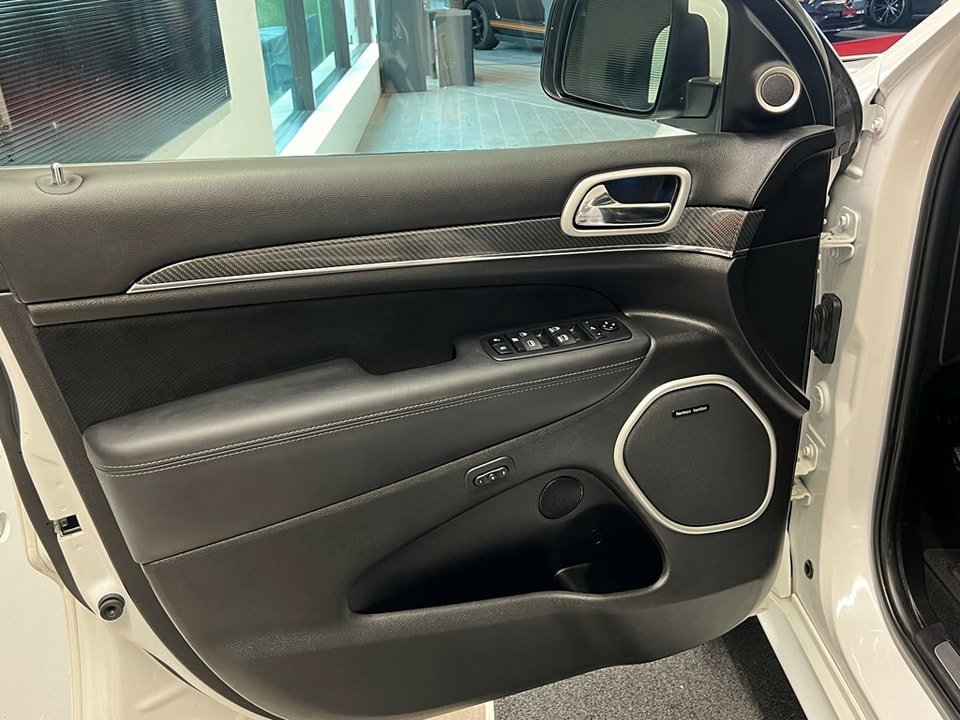 JEEP Grand Cherokee 6.4 V8 HEMI SRT8 Automatic