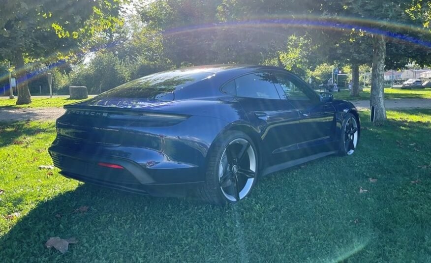 PORSCHE TAYCAN 4S