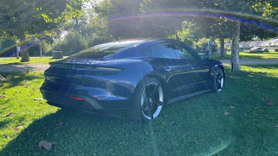 PORSCHE TAYCAN 4S