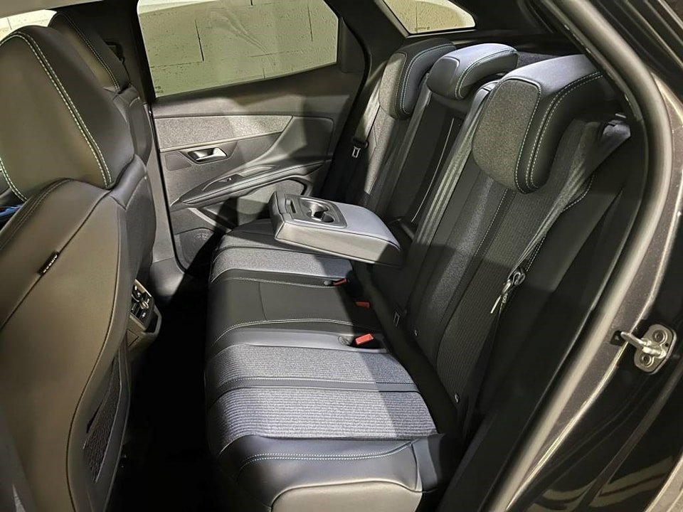 PEUGEOT 3008 300e Hybrid4 Allure Pack EAT8