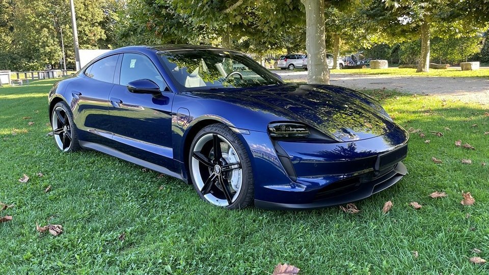 PORSCHE TAYCAN 4S