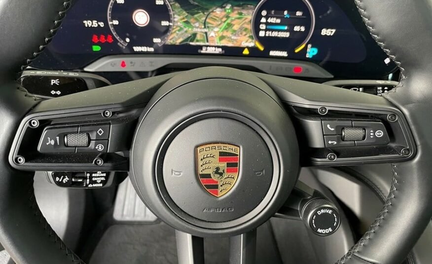 PORSCHE TAYCAN 4S