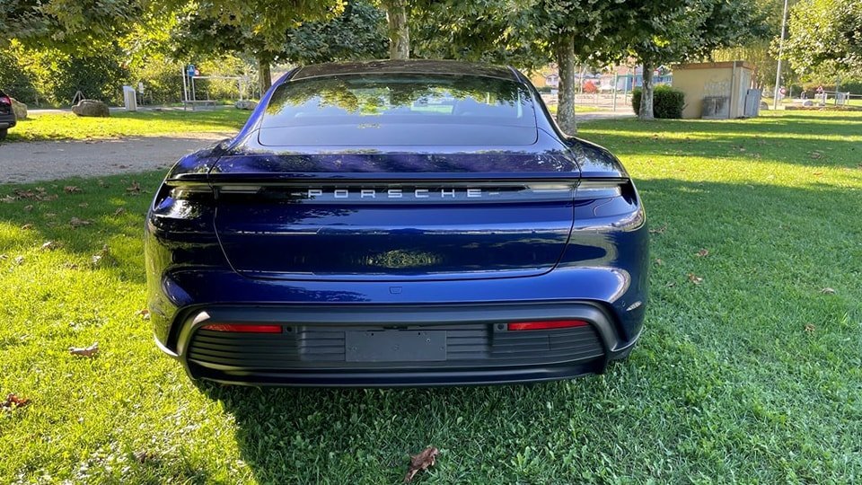 PORSCHE TAYCAN 4S