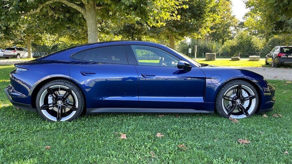 PORSCHE TAYCAN 4S