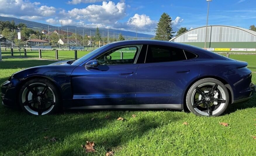 PORSCHE TAYCAN 4S