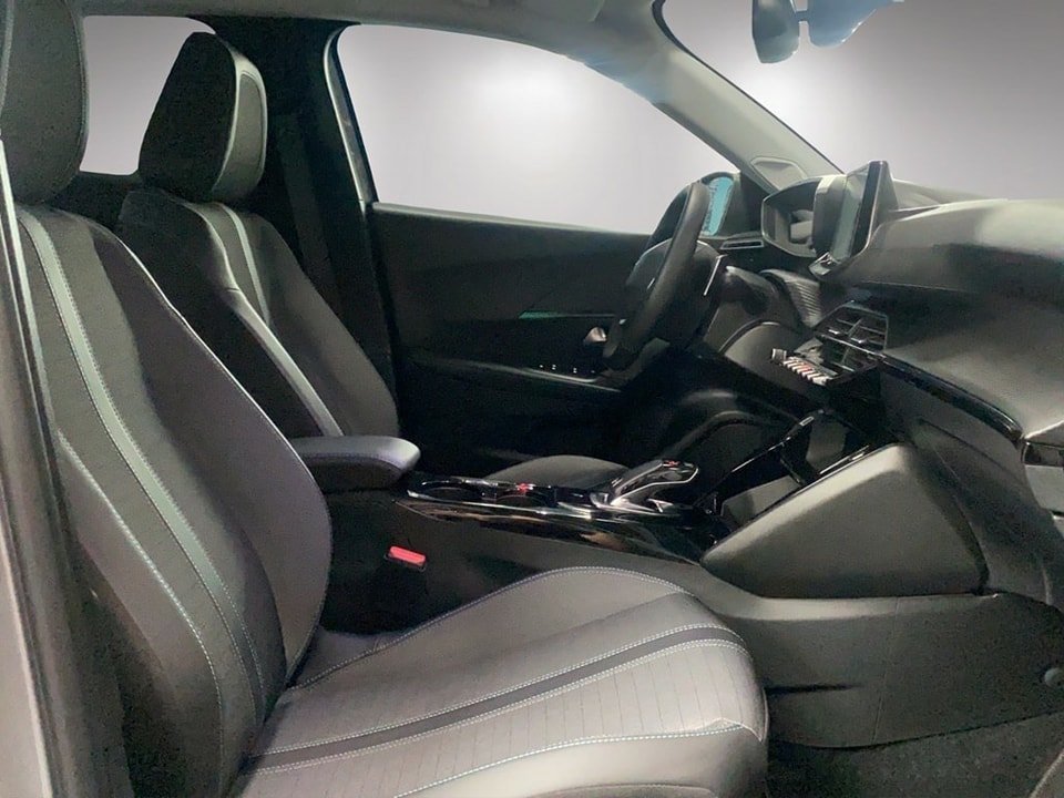 PEUGEOT 2008 1.5 BlueHDi Allure Pack EAT8