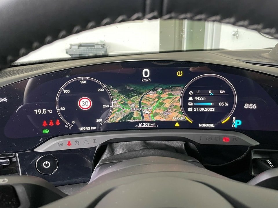 PORSCHE TAYCAN 4S