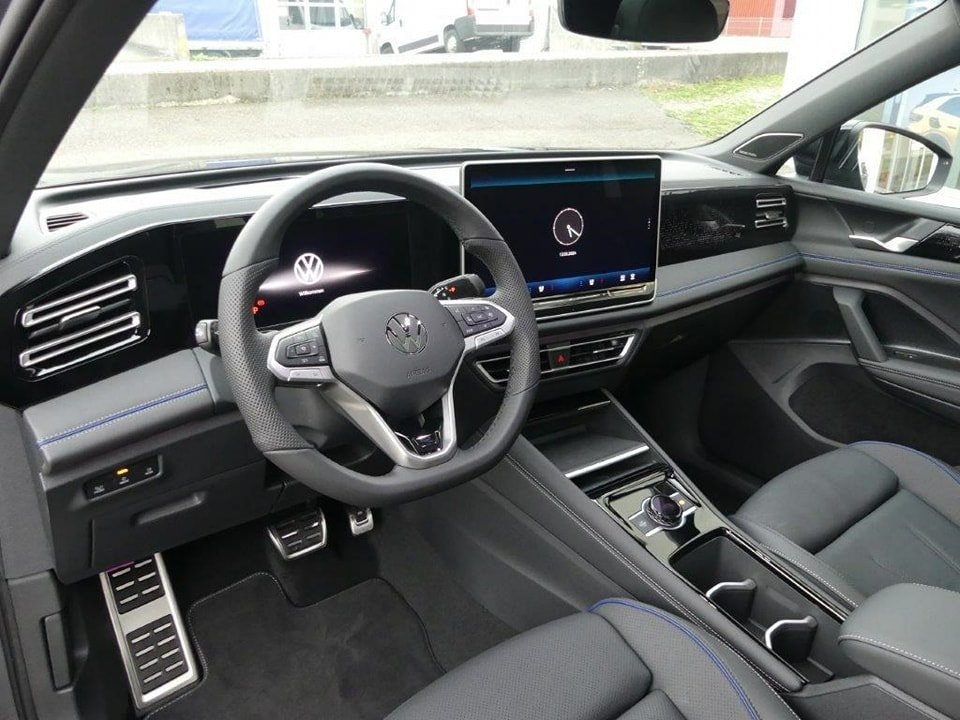 VW Tiguan 2024 2.0 TDI SCR R-Line 4Motion DSG 4 ans / 100`000km