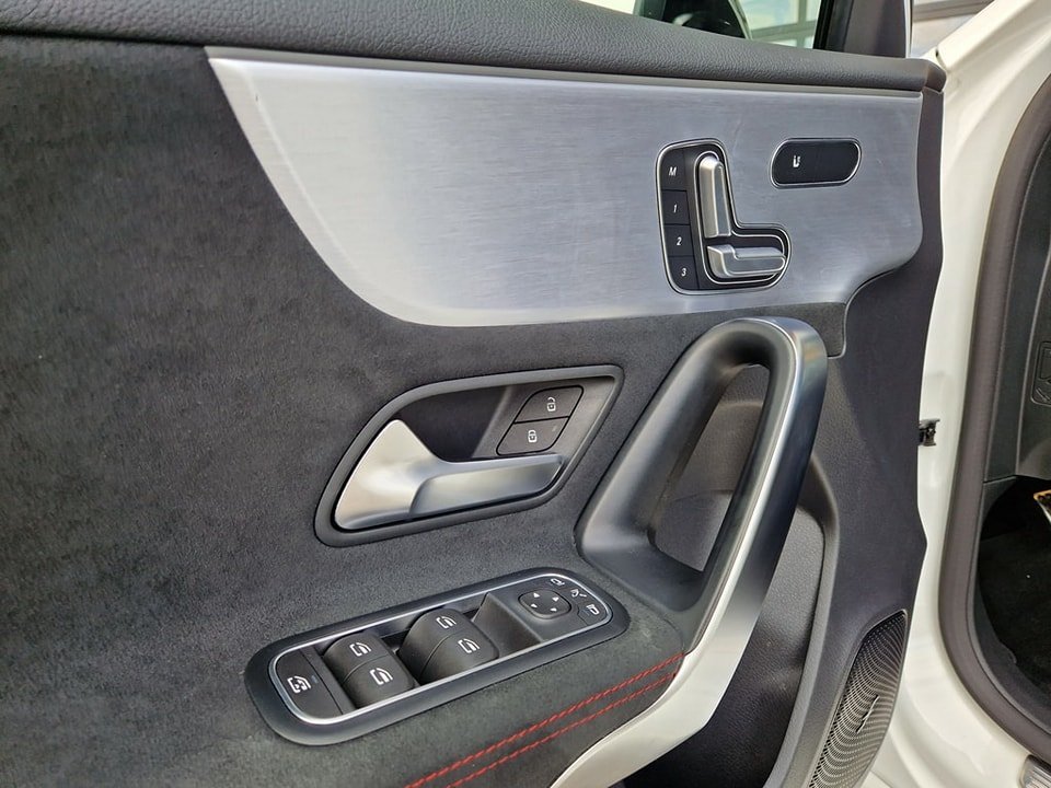 MERCEDES-BENZ A 200 d 4Matic AMG Line 2021