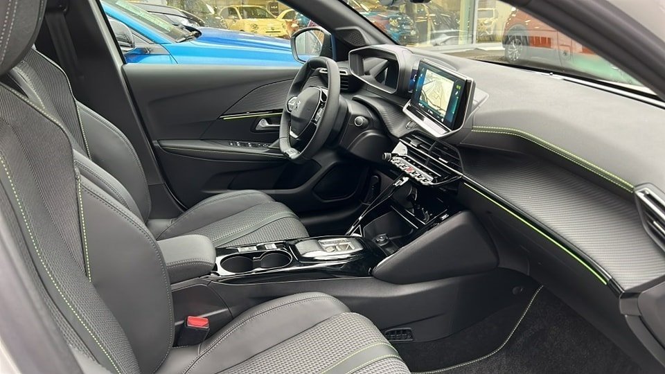 PEUGEOT 208 Elektrik GT Neuve SPORTIVE