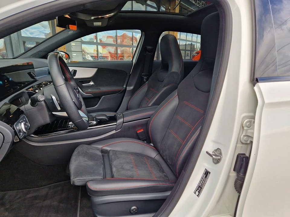 MERCEDES-BENZ A 200 d 4Matic AMG Line 2021