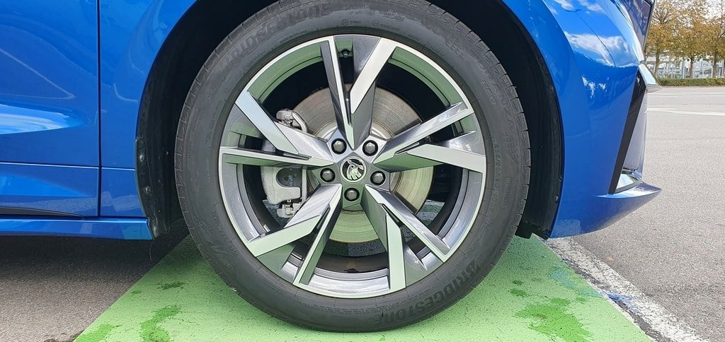 SKODA Enyaq iV 80x SportLine Inclut 5 ans / 150 000 km de garantie constructeur