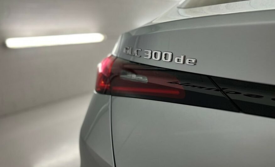 MERCEDES-BENZ GLC 300 de 4MATIC Coupé 2023 Avec AMG Line Premium Plus, Pack Assistance à la Conduite Plus