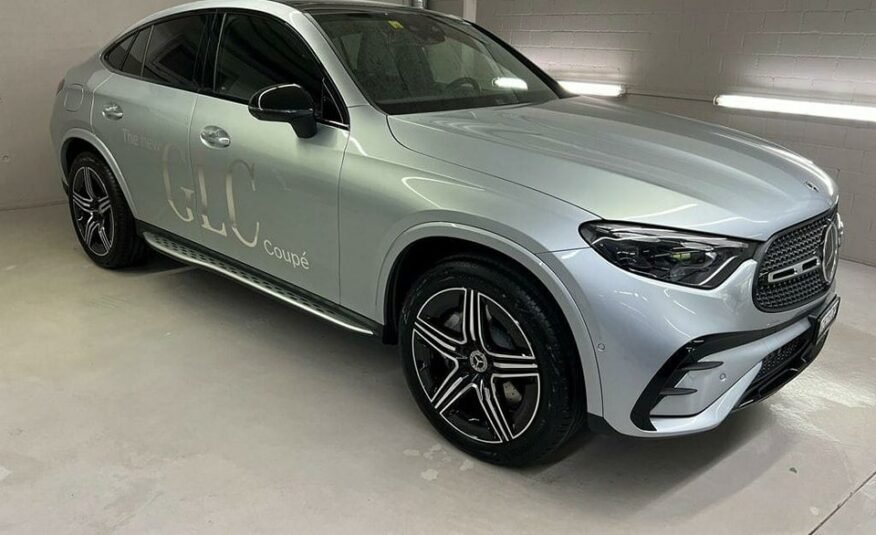 MERCEDES-BENZ GLC 300 de 4MATIC Coupé 2023 Avec AMG Line Premium Plus, Pack Assistance à la Conduite Plus