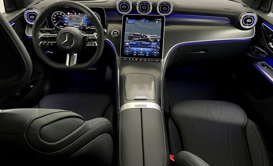 MERCEDES-BENZ GLC 300 de 4MATIC Coupé 2023 Avec AMG Line Premium Plus, Pack Assistance à la Conduite Plus