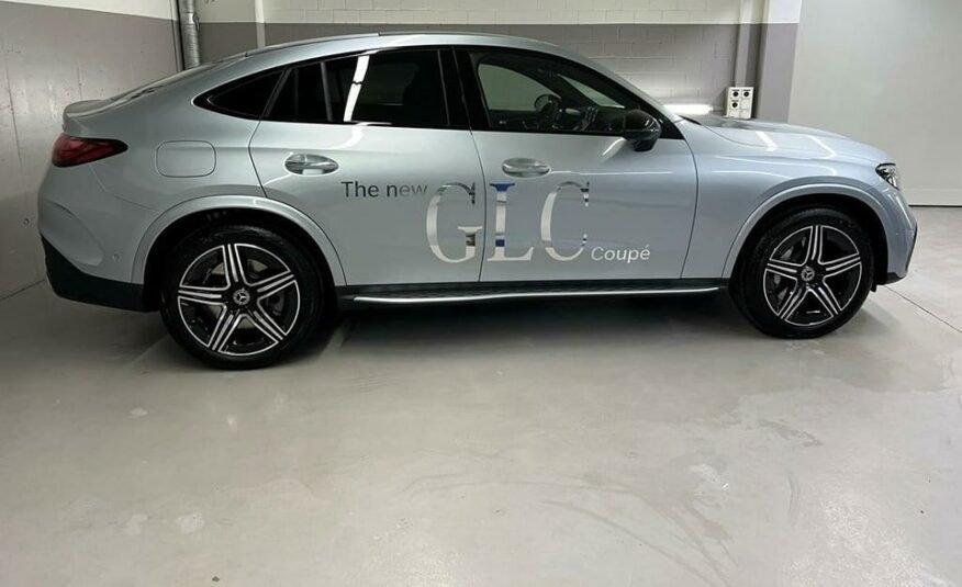 MERCEDES-BENZ GLC 300 de 4MATIC Coupé 2023 Avec AMG Line Premium Plus, Pack Assistance à la Conduite Plus