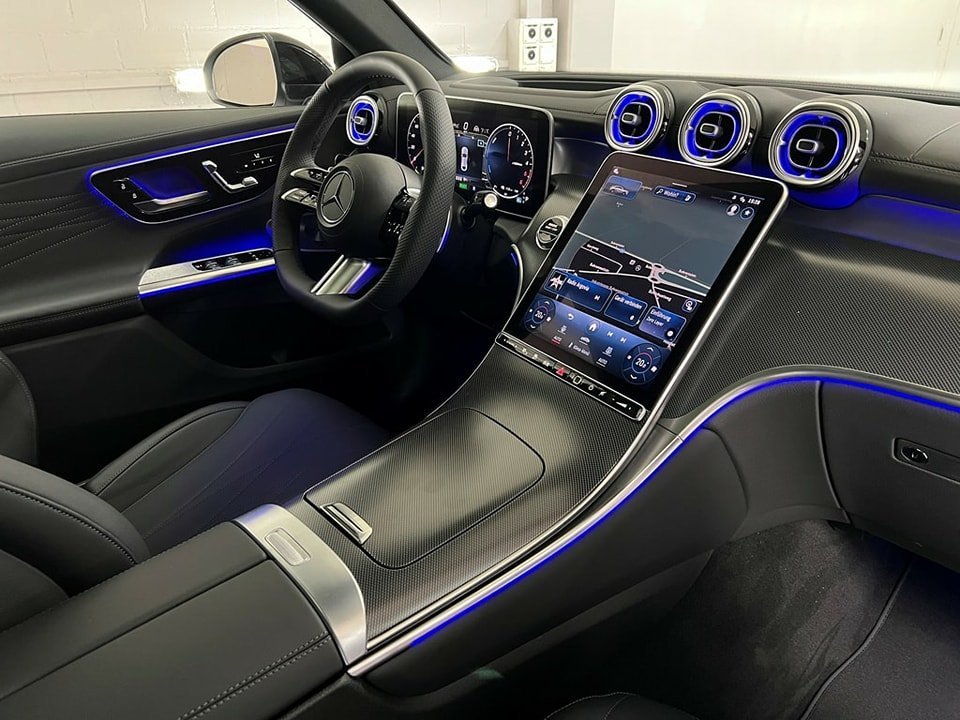 MERCEDES-BENZ GLC 300 de 4MATIC Coupé 2023 Avec AMG Line Premium Plus, Pack Assistance à la Conduite Plus