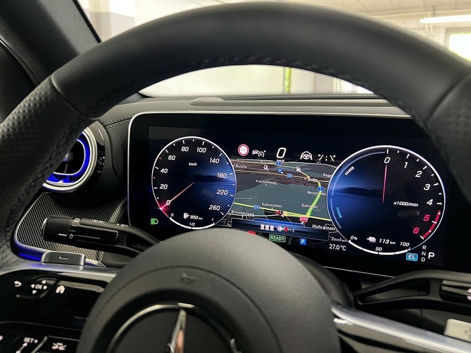 MERCEDES-BENZ GLC 300 de 4MATIC Coupé 2023 Avec AMG Line Premium Plus, Pack Assistance à la Conduite Plus