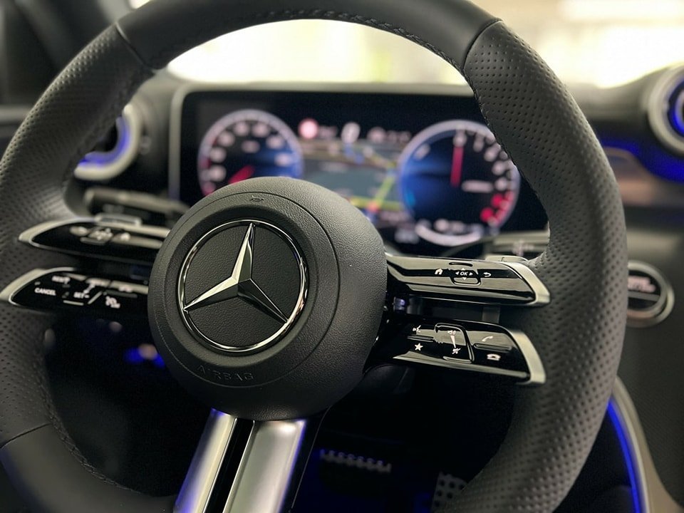 MERCEDES-BENZ GLC 300 de 4MATIC Coupé 2023 Avec AMG Line Premium Plus, Pack Assistance à la Conduite Plus