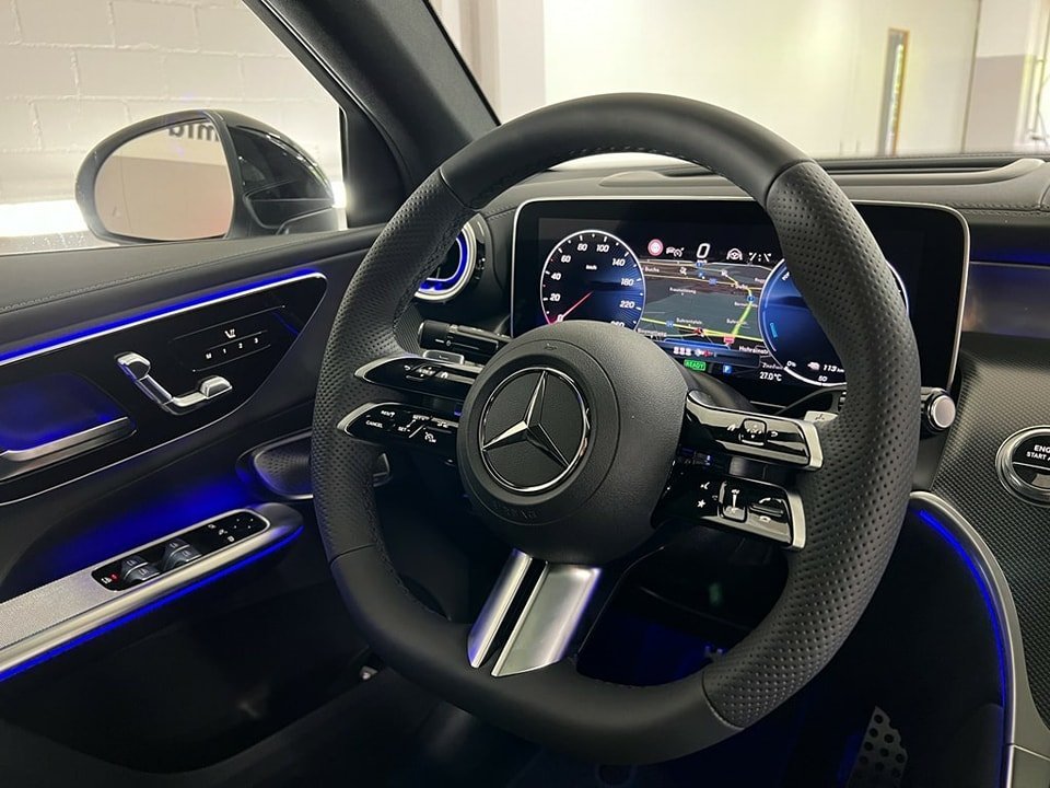 MERCEDES-BENZ GLC 300 de 4MATIC Coupé 2023 Avec AMG Line Premium Plus, Pack Assistance à la Conduite Plus