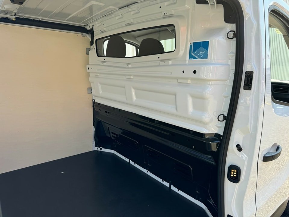 RENAULT Trafic FOURGON Advance KW L1H1 2.0 Blue dCi 110 S NEUF