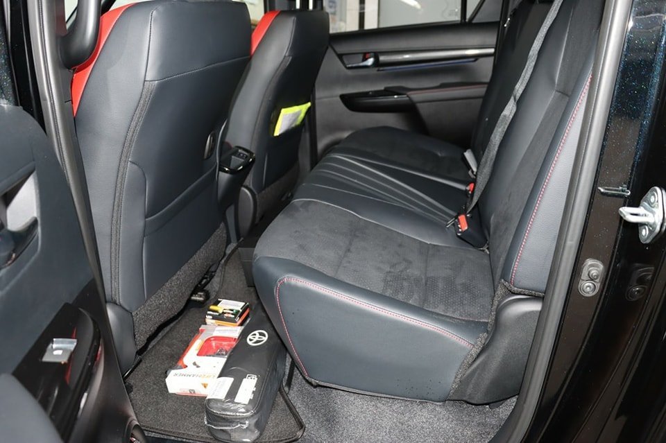 TOYOTA Hilux 2.8D-4D GR Sport Double Cab 4×4 A Véhicule neuf