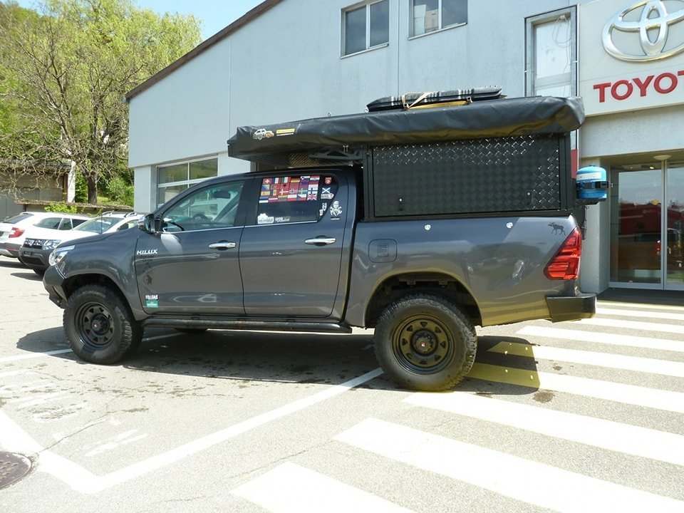 TOYOTA Hilux 2.4-4D Sol Premium Double Cab 4×4 A 2018