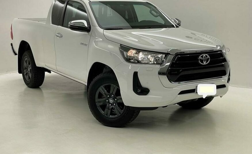 TOYOTA HI-LUX Extra Cab 2.4 D 150 Style AWD 2024