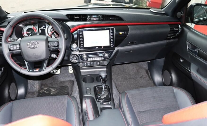 TOYOTA Hilux 2.8D-4D GR Sport Double Cab 4×4 A Véhicule neuf
