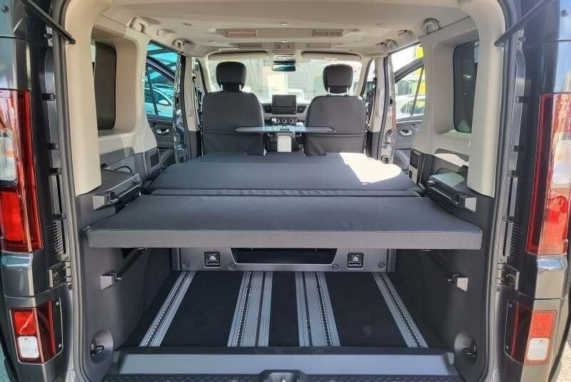 RENAULT Trafic Passenger & Spaceclass SPACECLASS Blue dCi 170 EDC NEUF