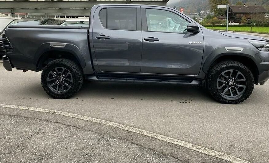 TOYOTA Hilux 2.8D-4D Invincible Double Cab 4×4 A 2022
