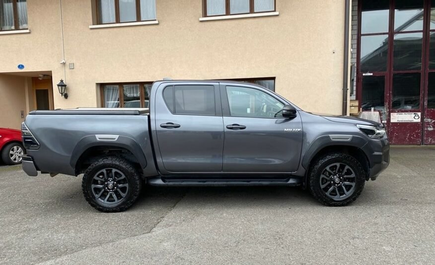TOYOTA Hilux 2.8D-4D Invincible Double Cab 4×4 A 2022