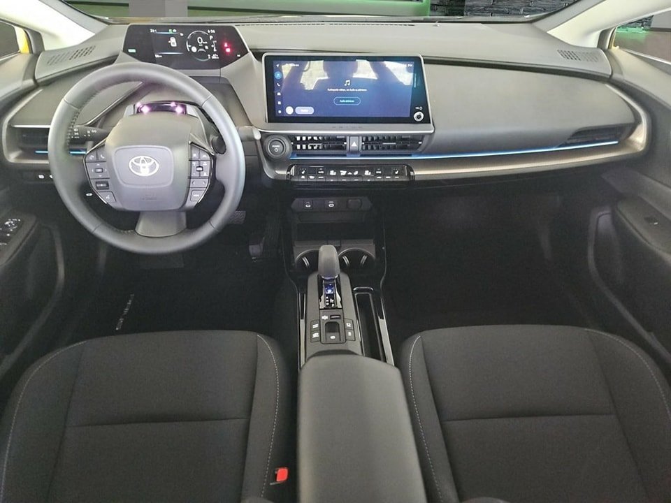 TOYOTA Prius 2.0 Plug-In-Hybrid Style 2024