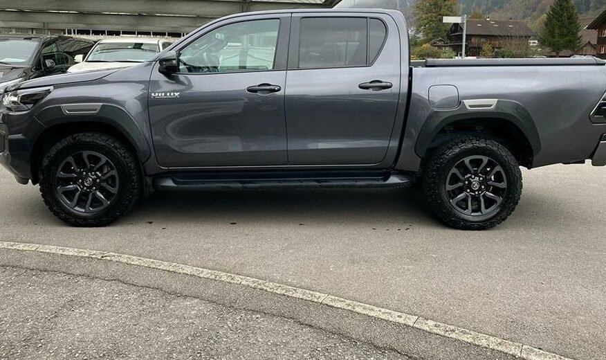 TOYOTA Hilux 2.8D-4D Invincible Double Cab 4×4 A 2022