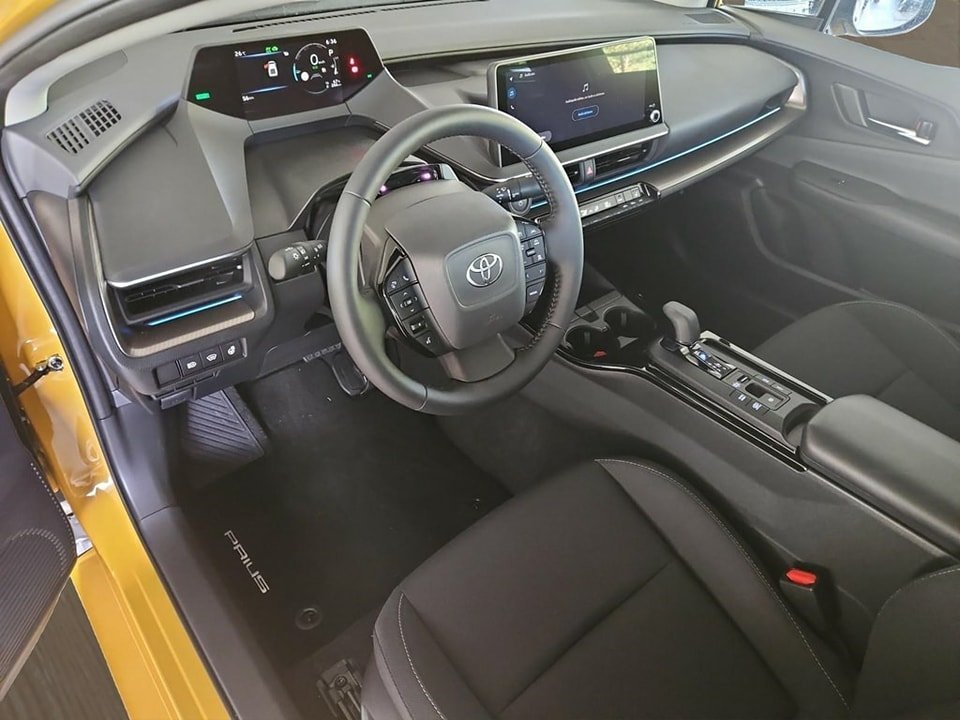 TOYOTA Prius 2.0 Plug-In-Hybrid Style 2024