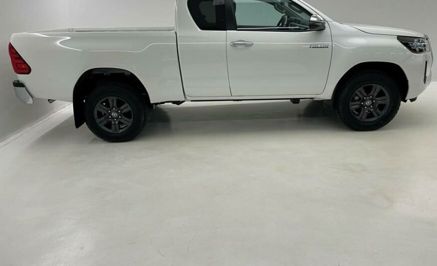 TOYOTA HI-LUX Extra Cab 2.4 D 150 Style AWD 2024