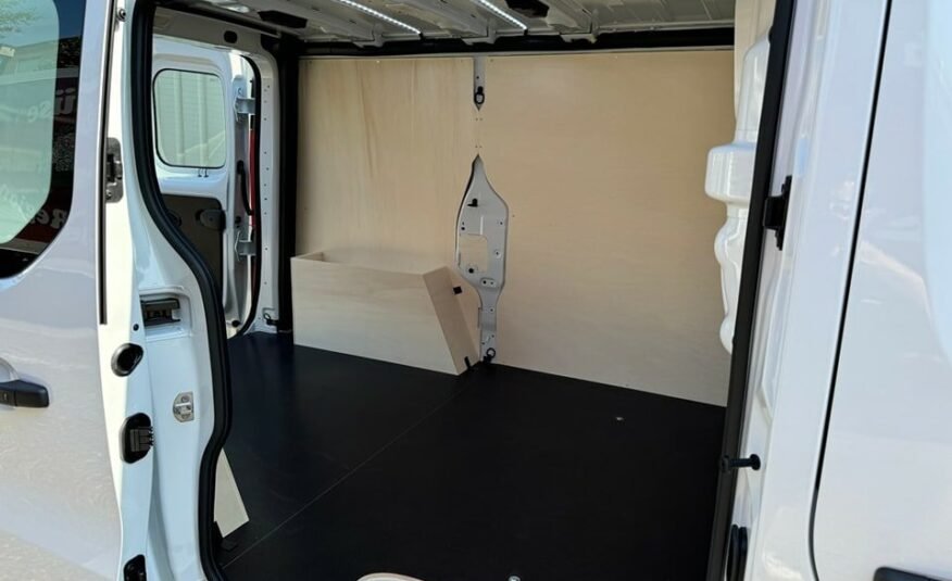 RENAULT Trafic FOURGON Advance KW L1H1 2.0 Blue dCi 110 S NEUF