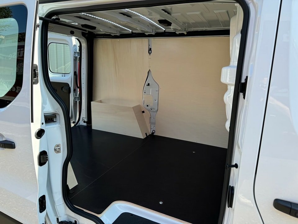 RENAULT Trafic FOURGON Advance KW L1H1 2.0 Blue dCi 110 S NEUF