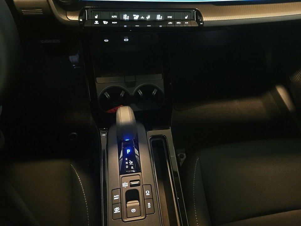 TOYOTA Prius 2.0 Plug-In-Hybrid Style 2024