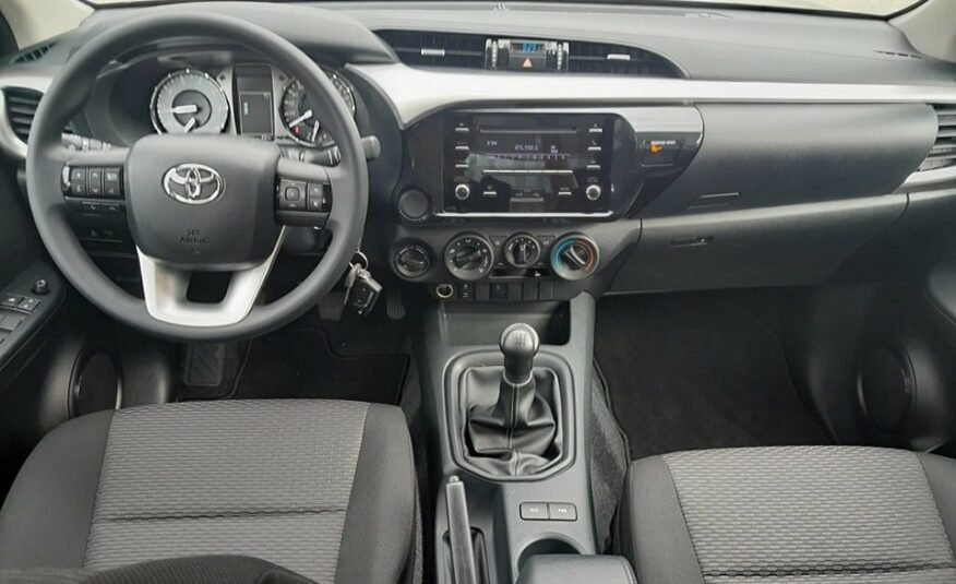 TOYOTA Hilux 2.4D-4D Comfort Double Cab 4×4 VEHICULE NEUF