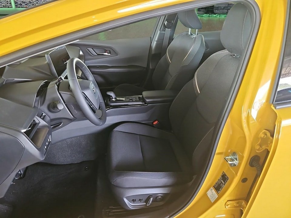 TOYOTA Prius 2.0 Plug-In-Hybrid Style 2024