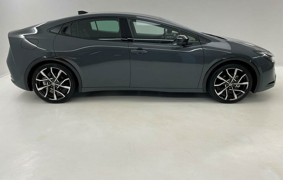 TOYOTA Prius Plug-in Hybrid 2.0 Premium 2024