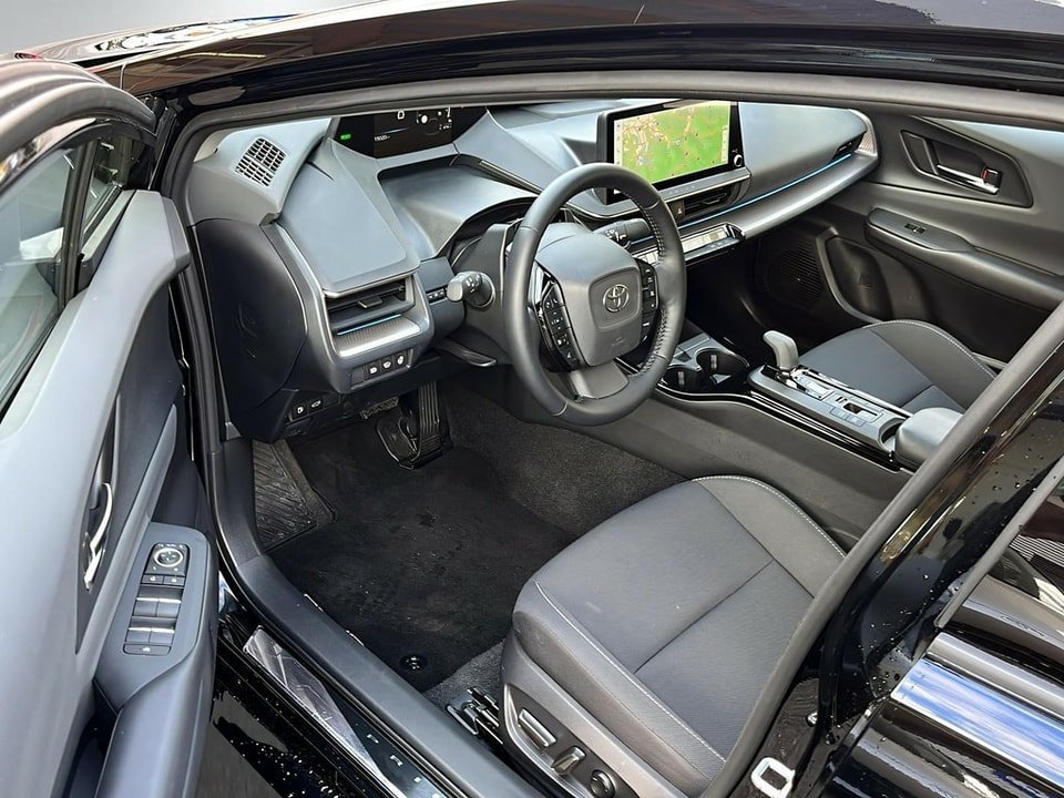 TOYOTA Prius 2.0 Plug-In-Hybrid Style 2024