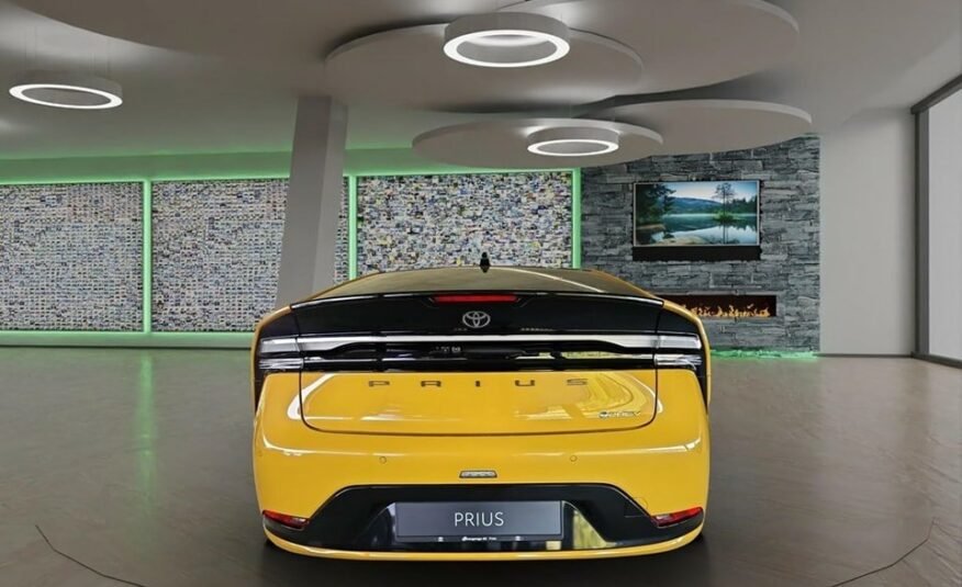 TOYOTA Prius 2.0 Plug-In-Hybrid Style 2024