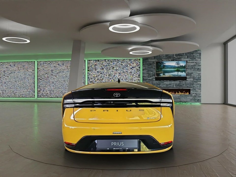 TOYOTA Prius 2.0 Plug-In-Hybrid Style 2024