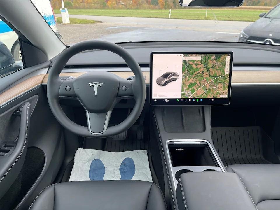 Tesla Model Y Long Range